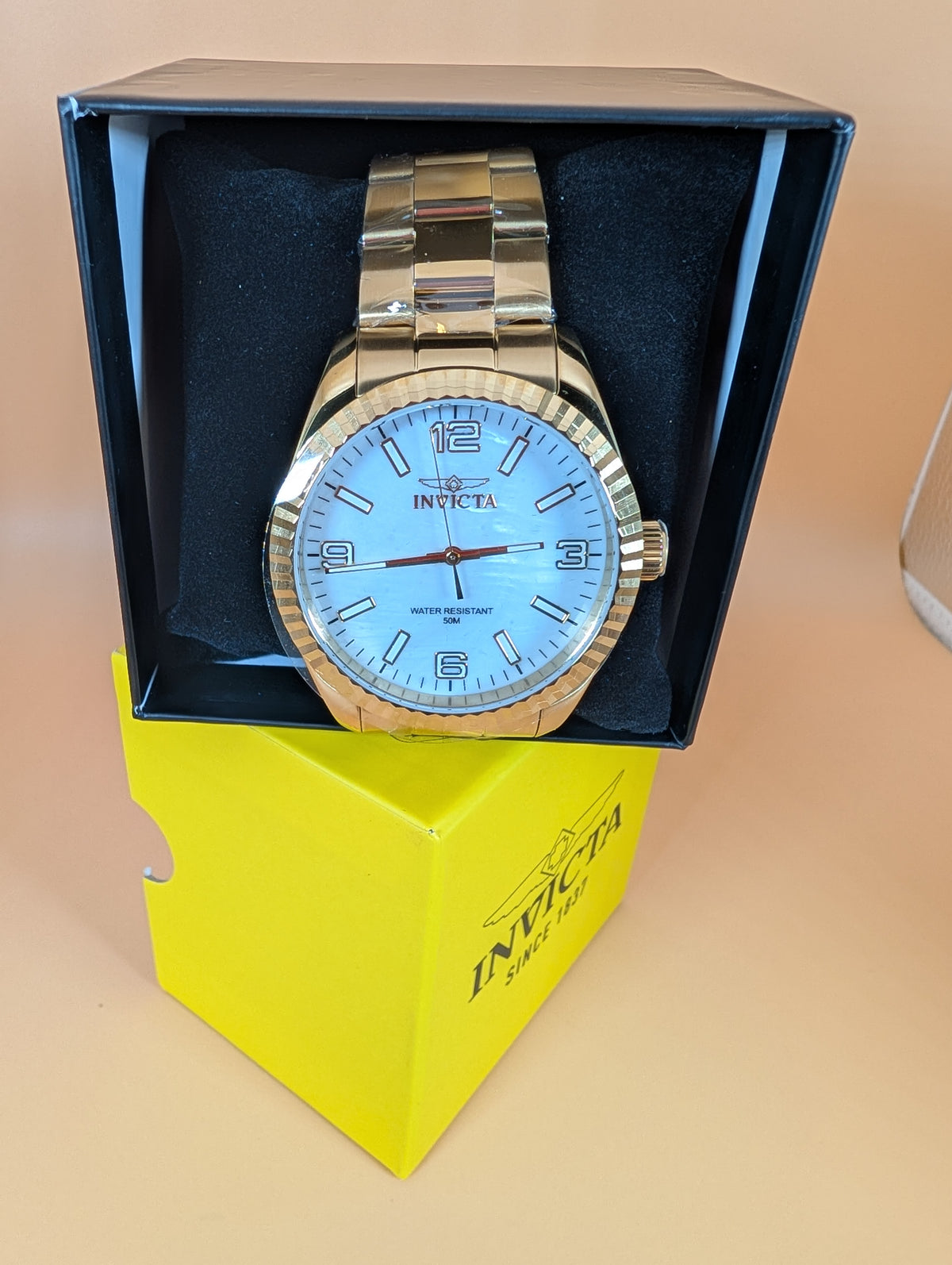 Invicta Specialty Wesbridge men's watch with genuine Mother of Pearl dial - 43mm