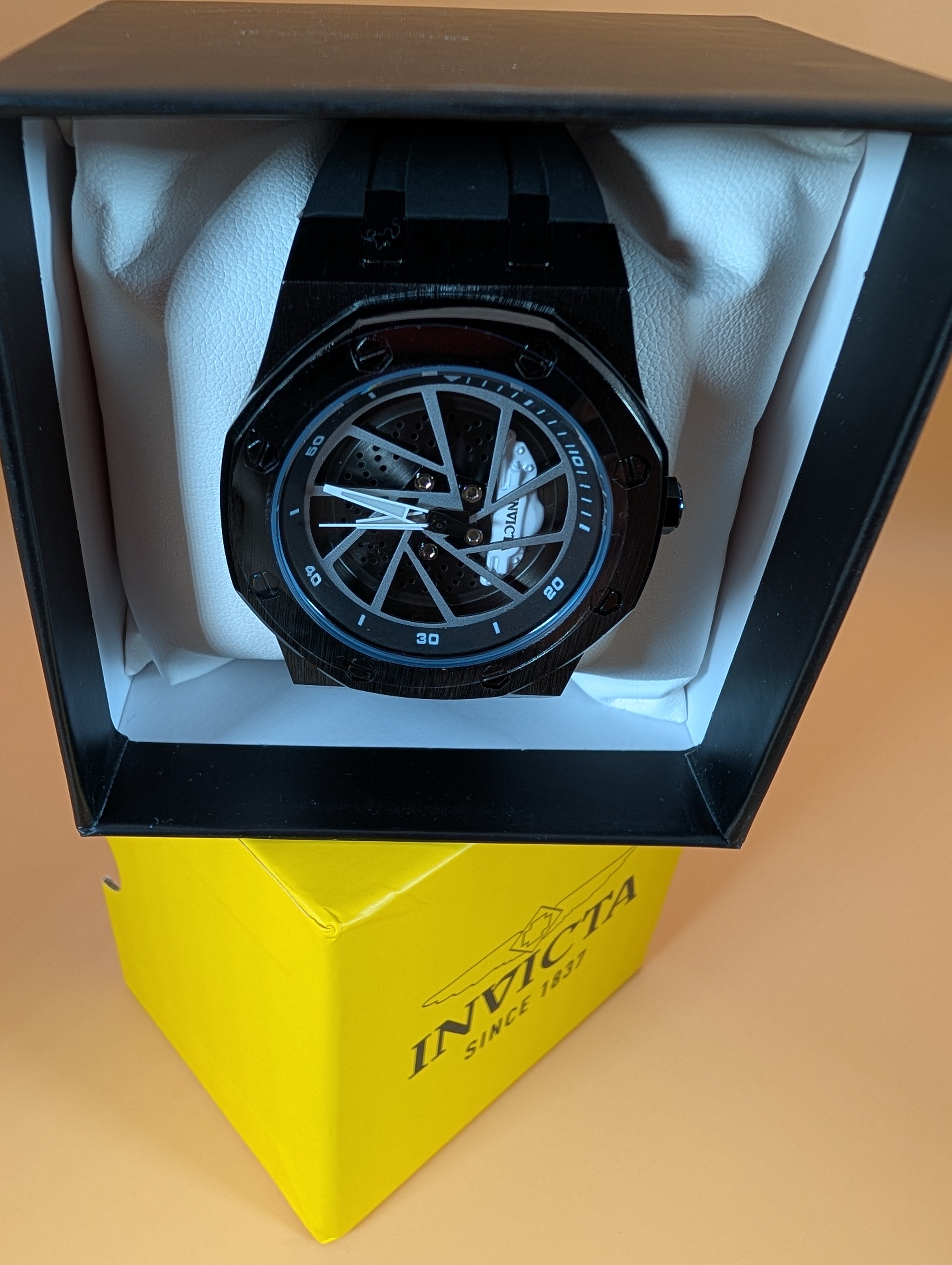 Invicta Speedway RIM men's watch - 42mm