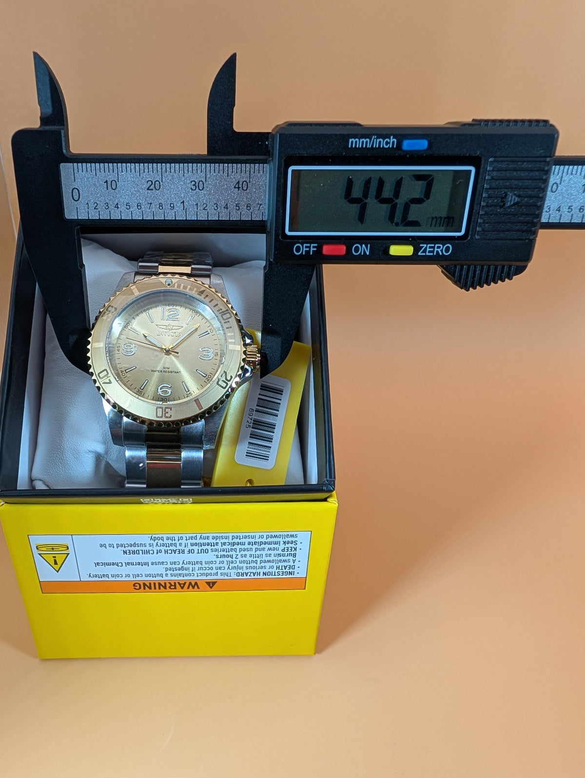 Invicta Specialty Velario 69725 Men's Watch - Two-Tone / Gold Dial 41mm