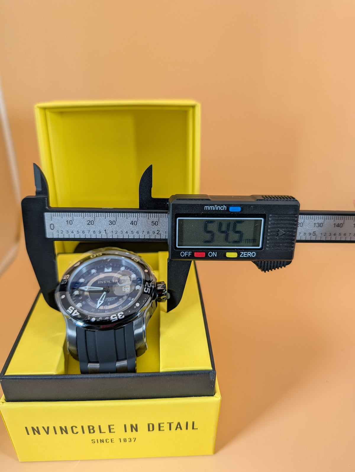 Invicta Pro Diver SCUBA Swiss Ronda 515.24H Caliber men's watch - 48mm