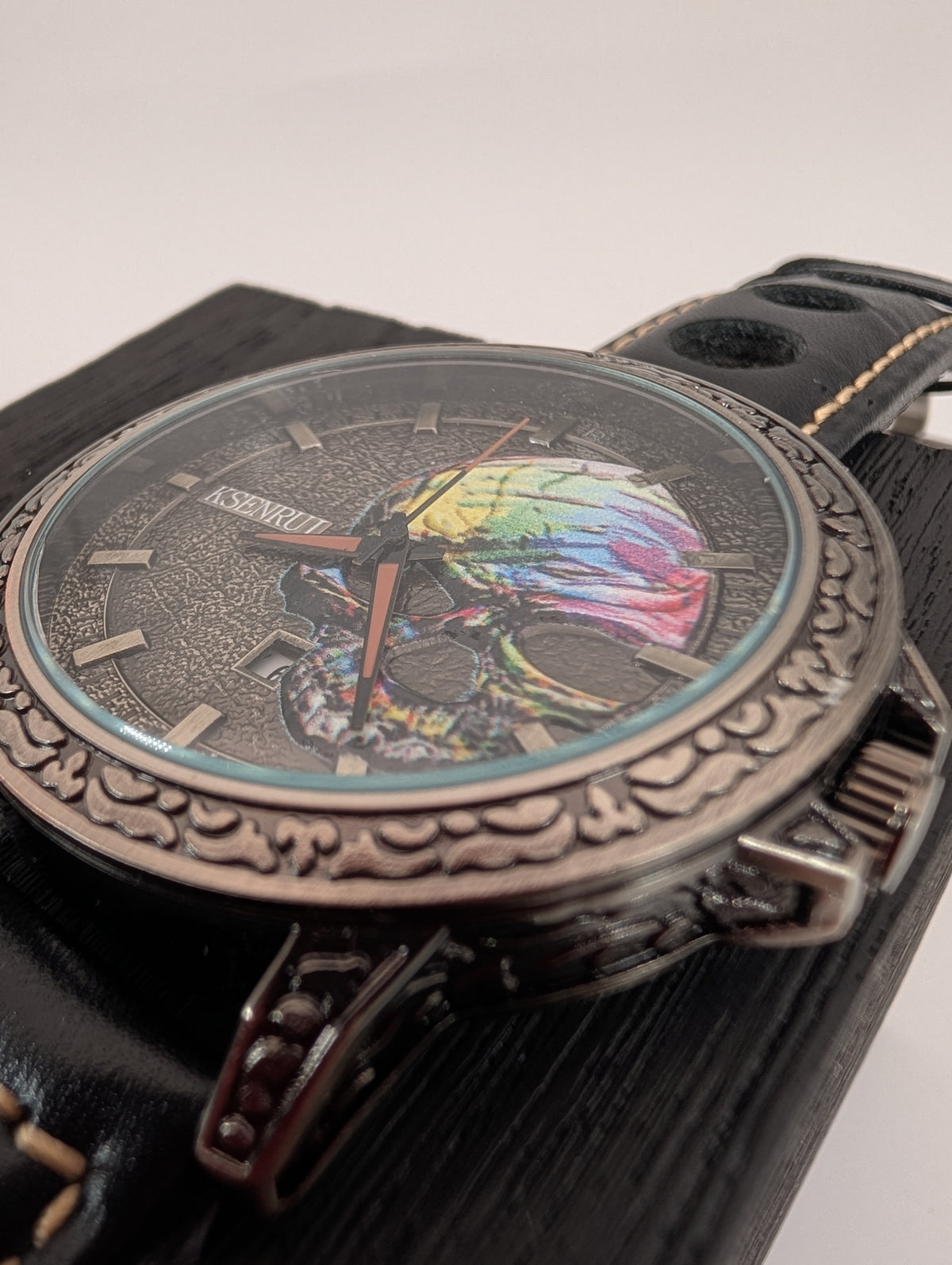 KSENRUI Iridescent Skull Men's Watch with bonus NATO strap - 45mm