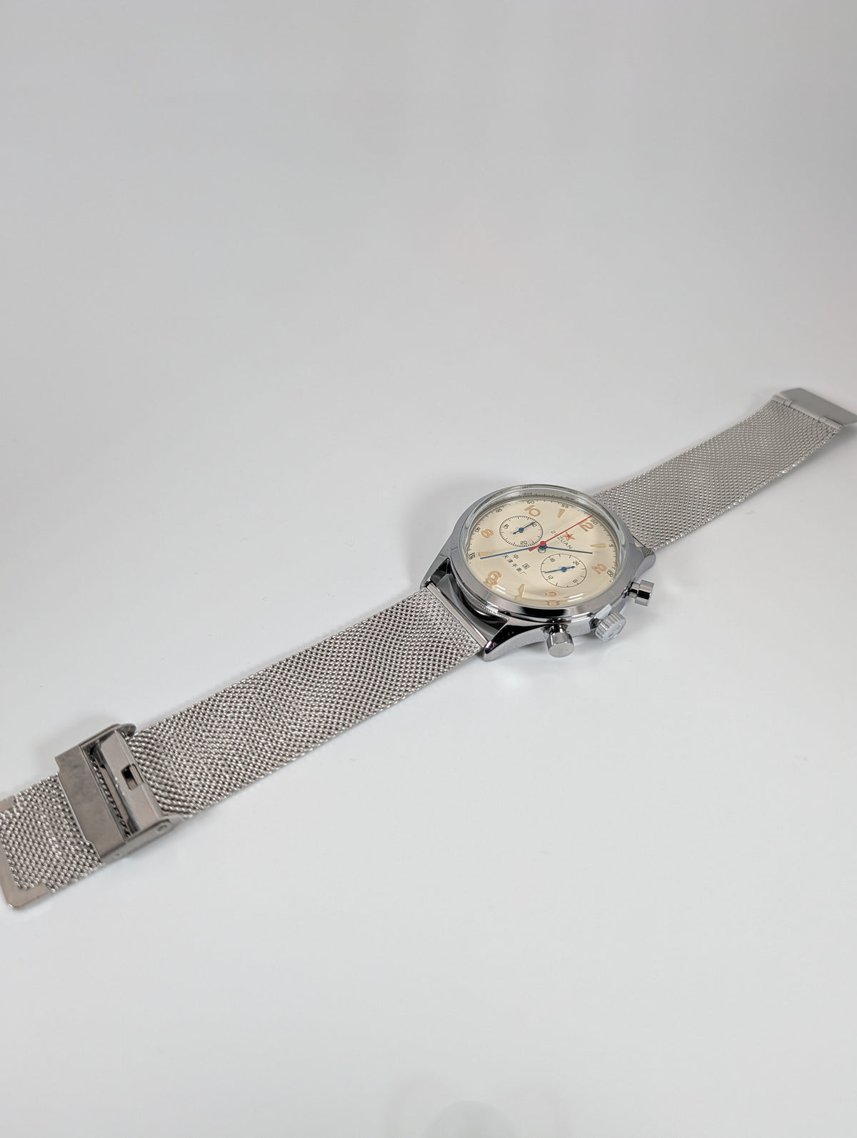 1963 Quartz Pilot Chronograph — 42mm w/Milanese band