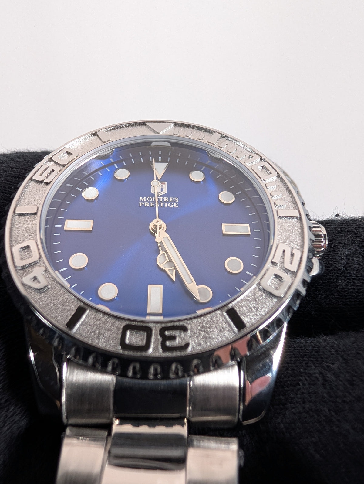 Montres Prestige X Quartz Men's Watch Model MPW-0268 - 43mm
